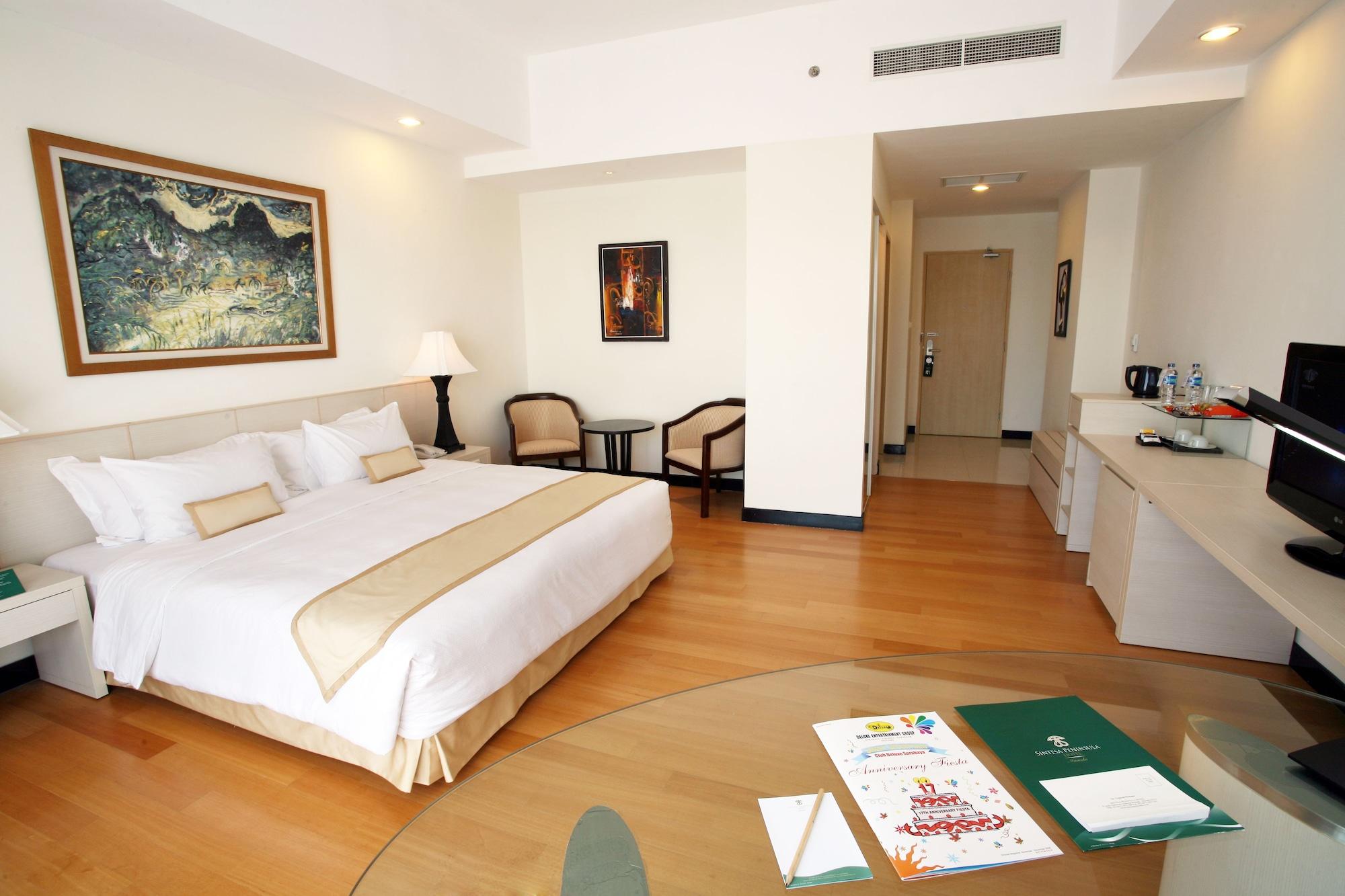 Sintesa Peninsula Hotel Manado Exterior photo