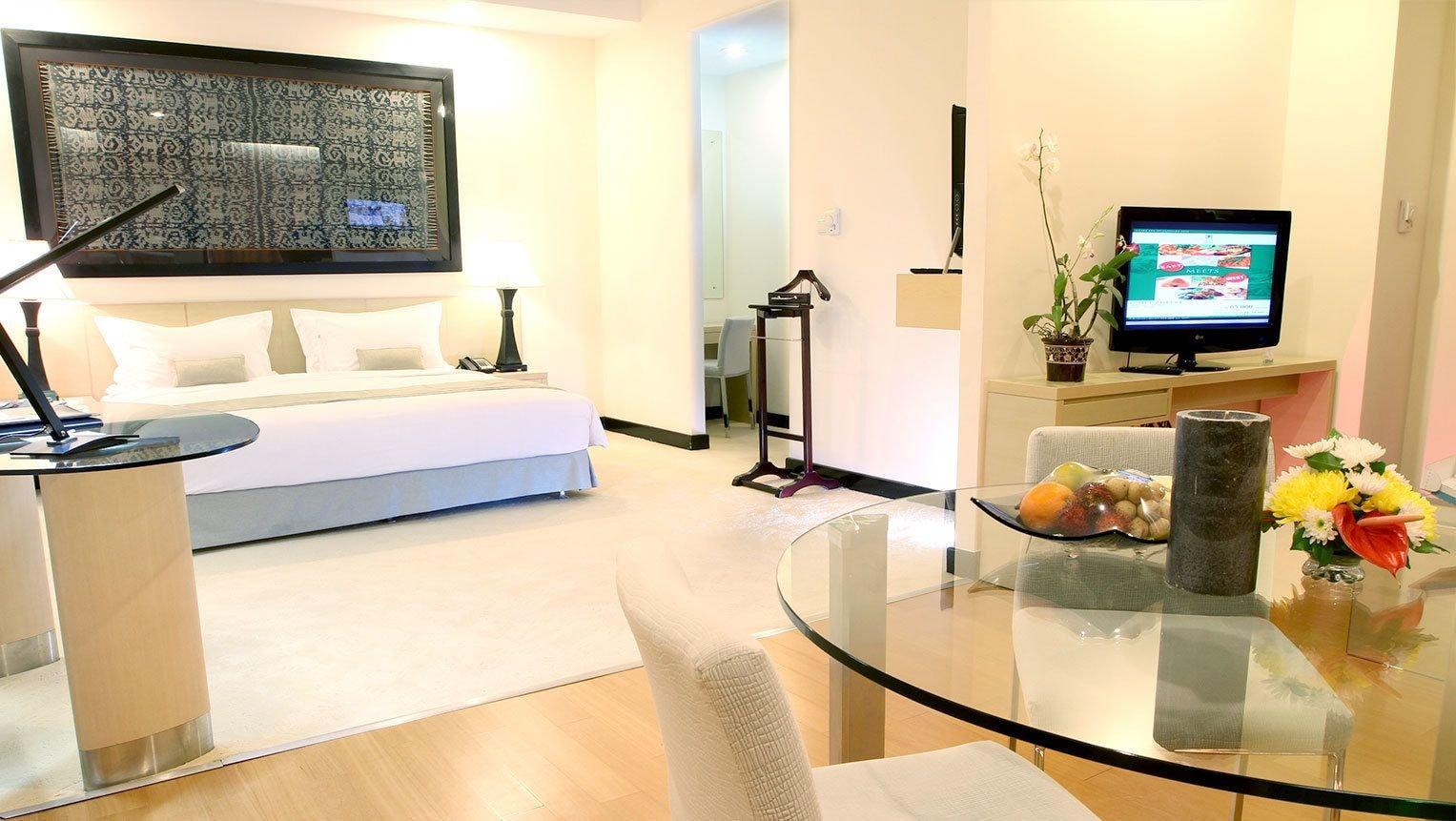 Sintesa Peninsula Hotel Manado Exterior photo